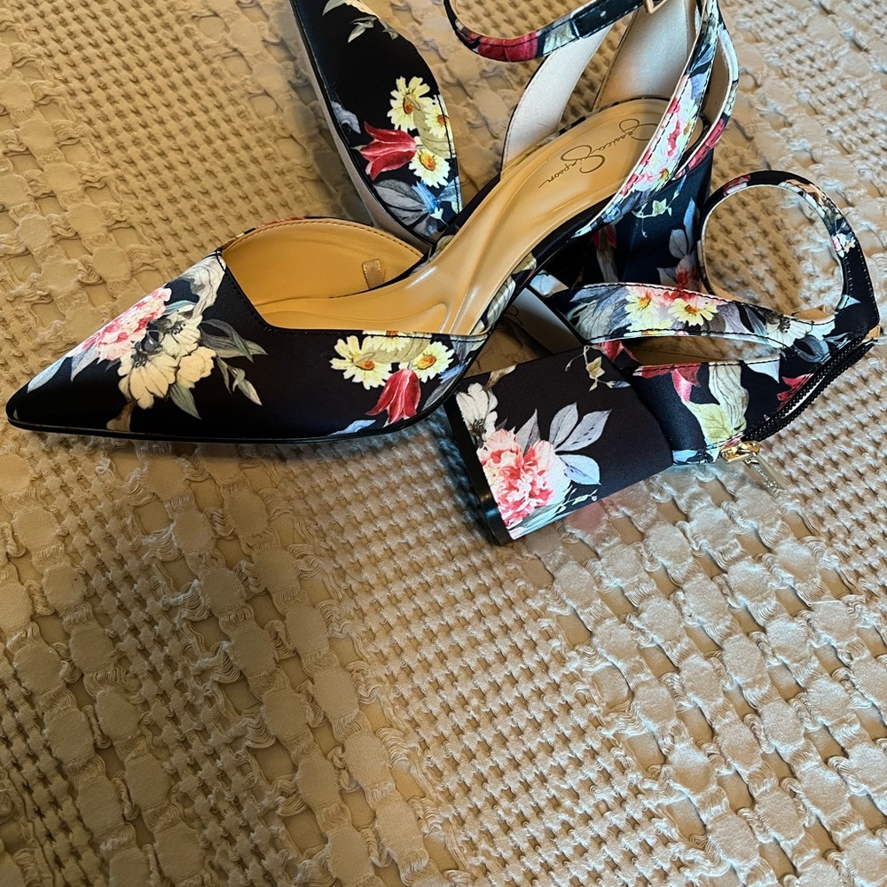 Jessica Simpson Black and Pink Heels